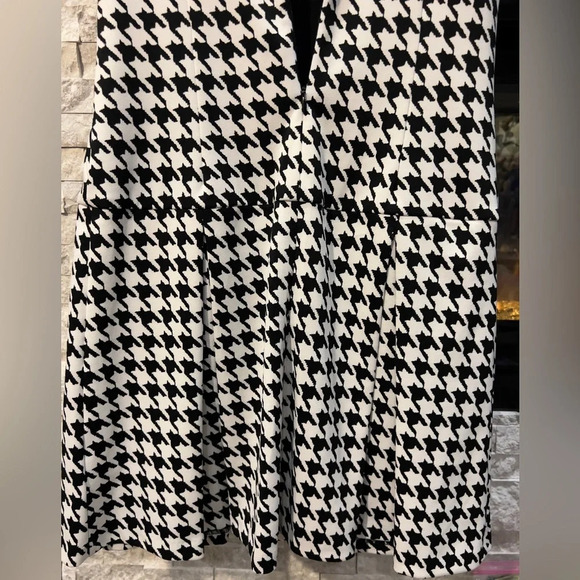 Michael MK size 2 black and white geometric print sleeveless low waist dress - Picture 12 of 13